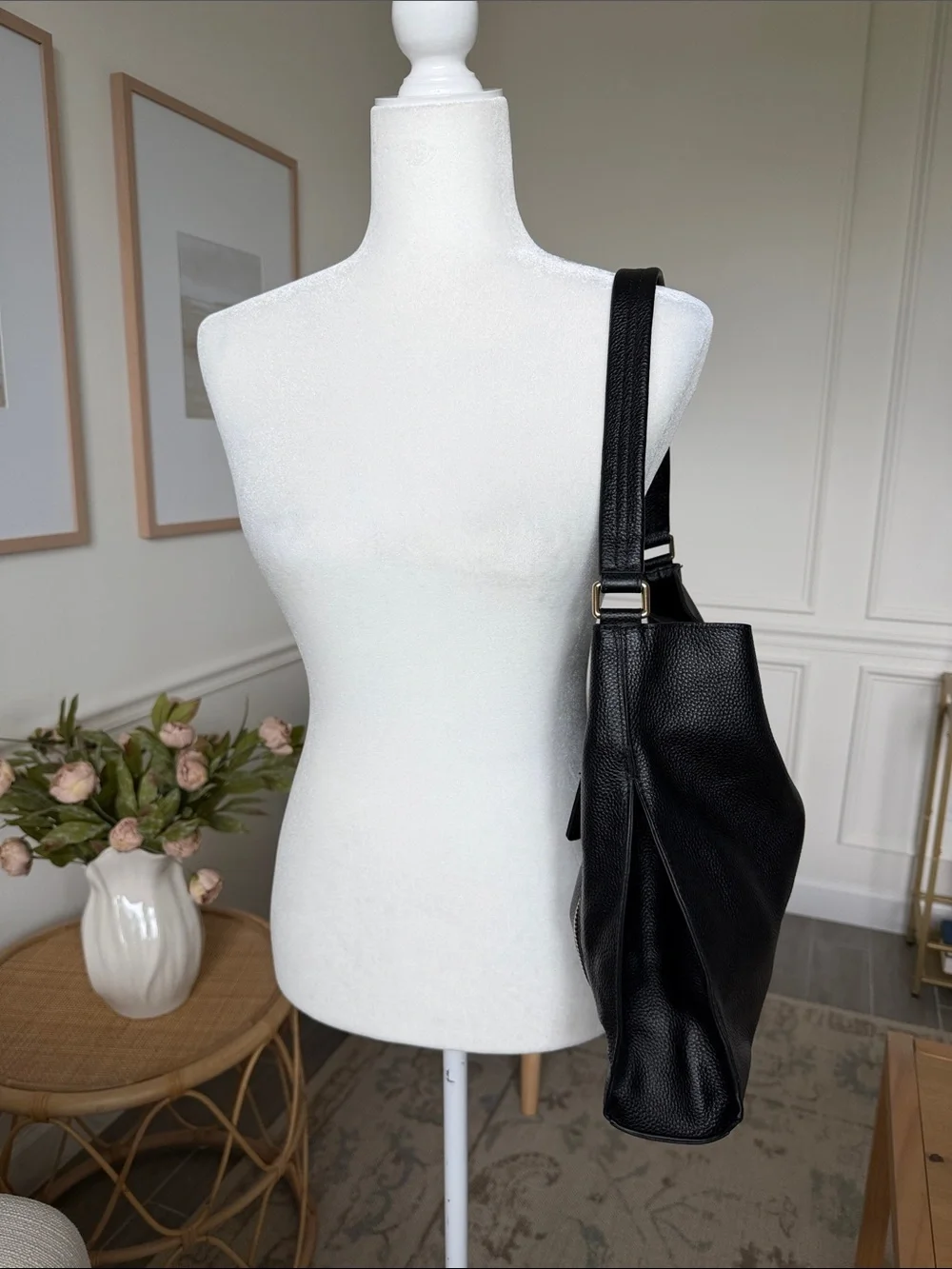 NWOT Tote Le Monde Florence Slouch Bag Black Pebbled Leather Quiet Luxury Hobo